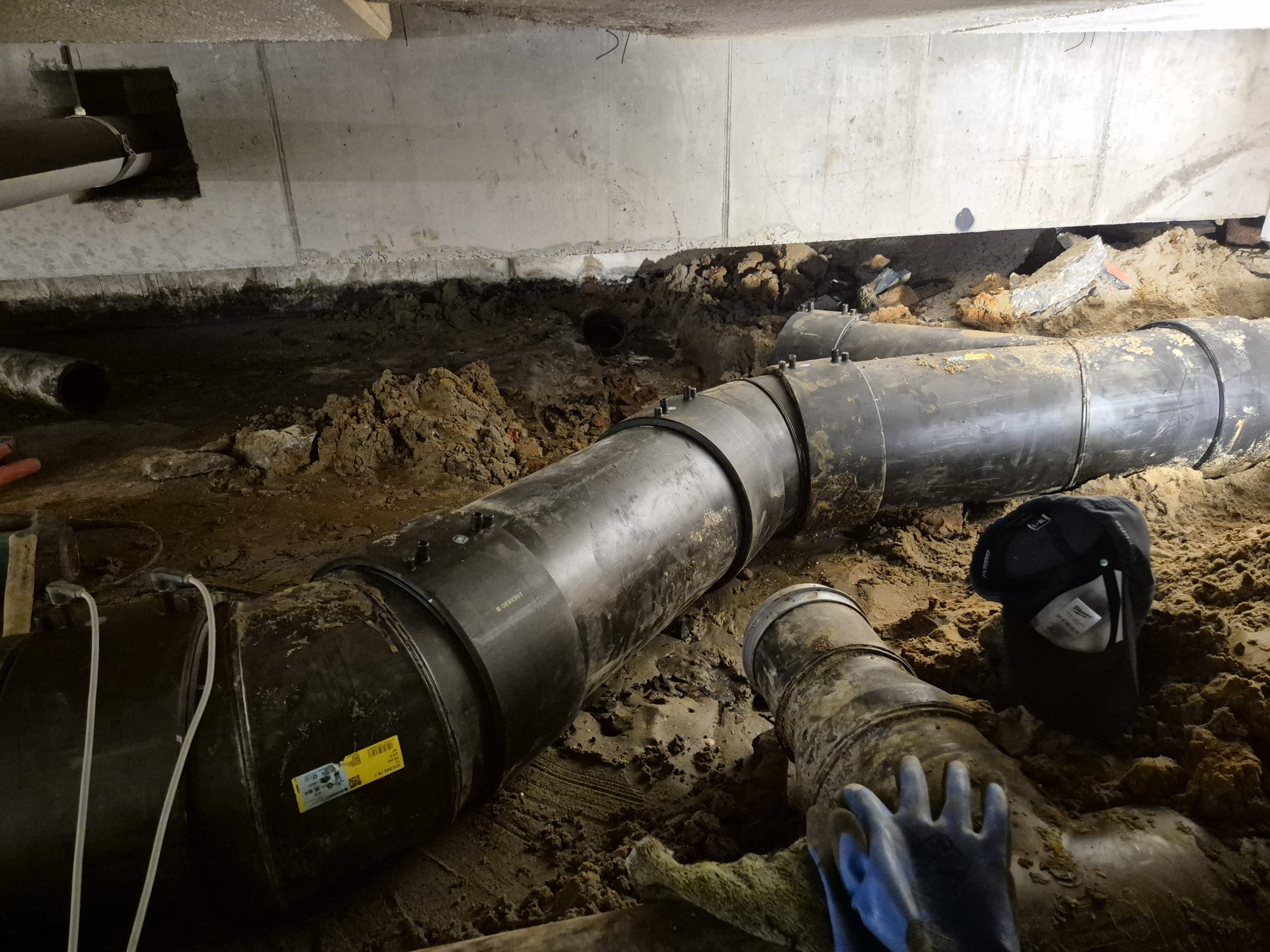 Regenwaterafvoer onder Schiphol Airport door Installaties Pawluk
