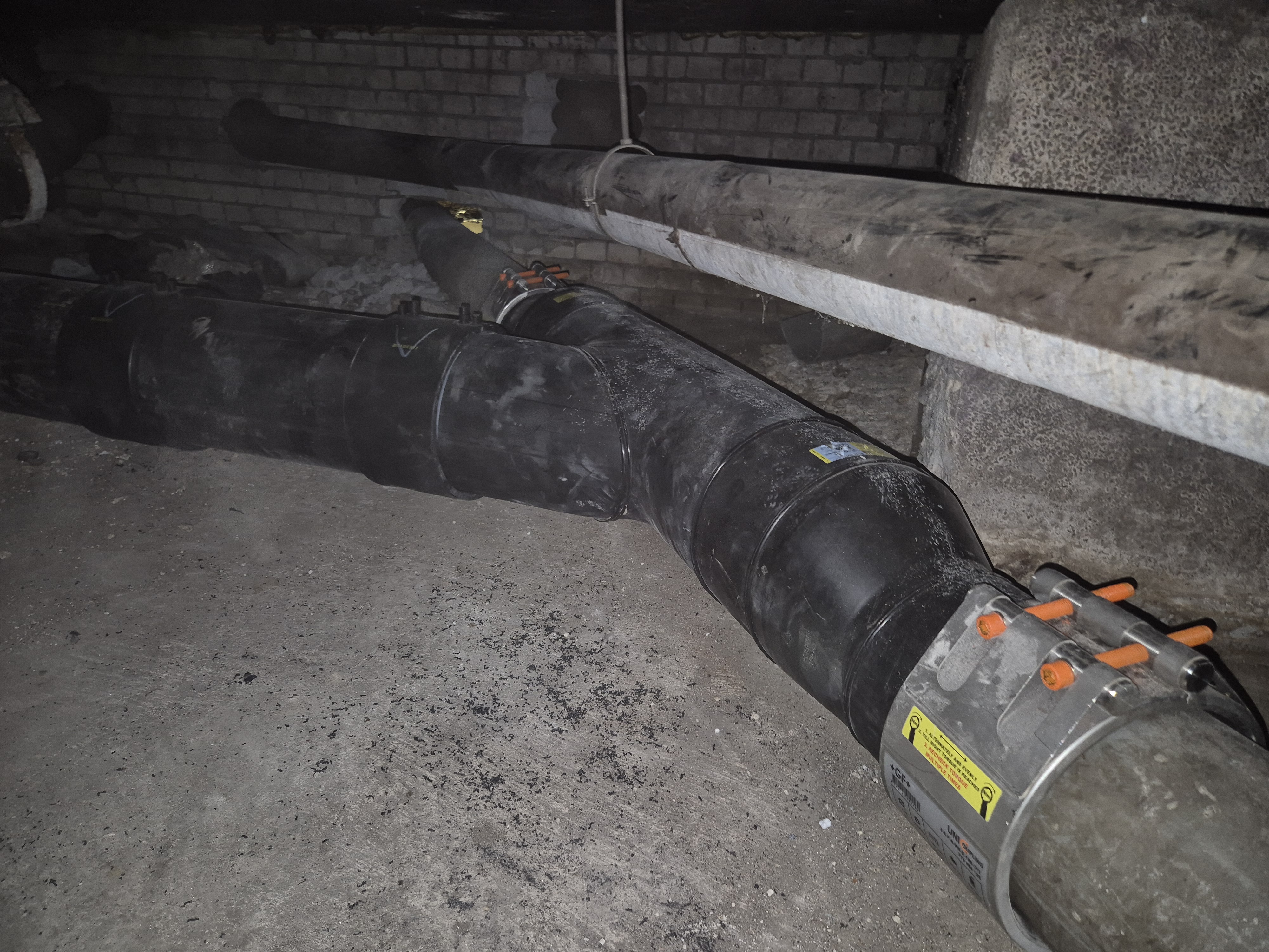 Regenwaterafvoer onder Schiphol Airport door Installaties Pawluk