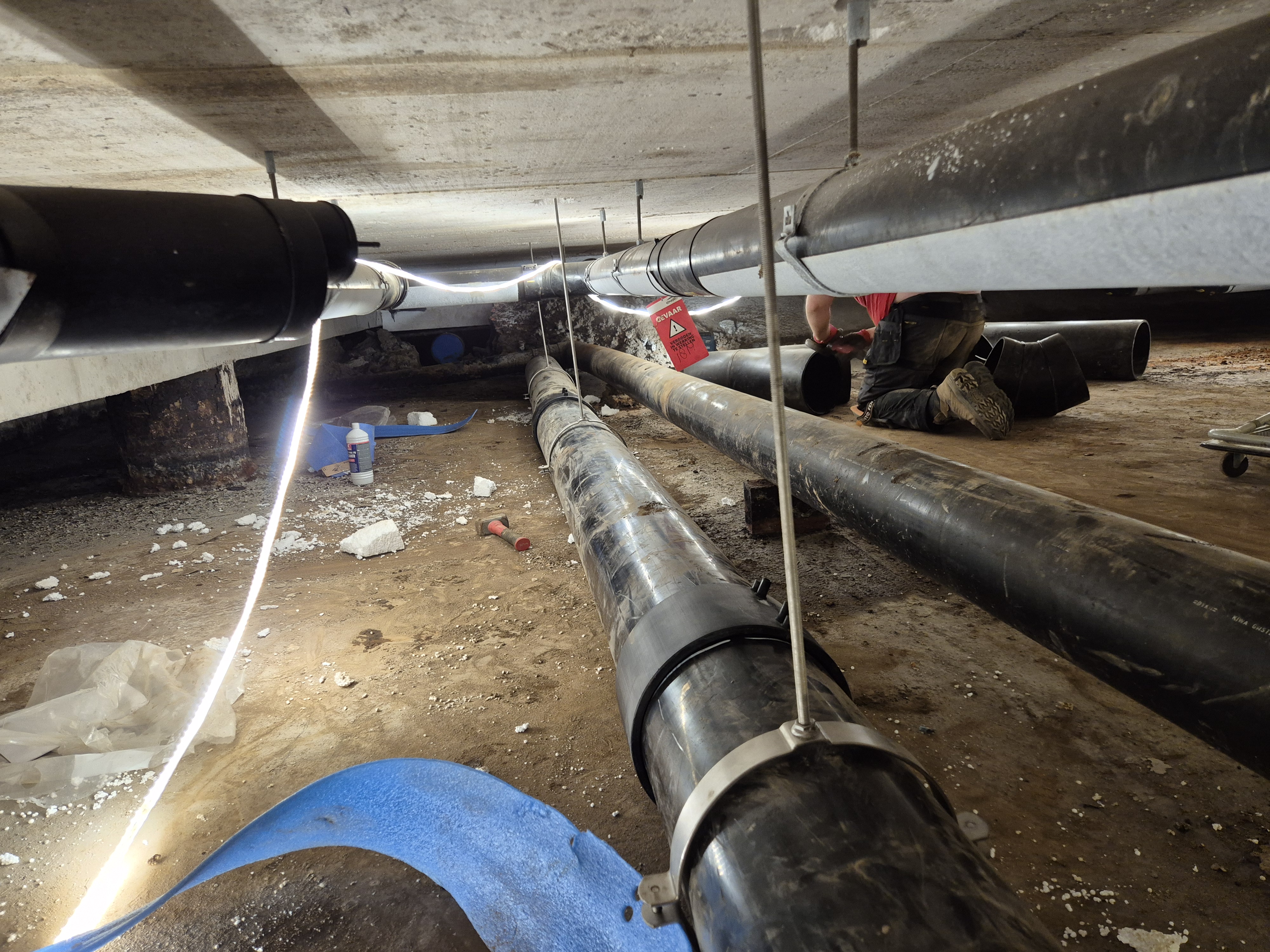Regenwaterafvoer onder Schiphol Airport door Installaties Pawluk